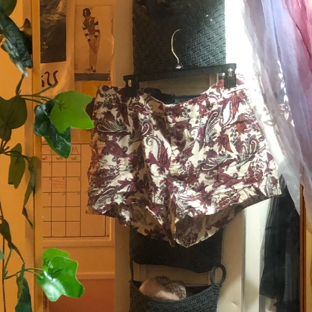 LOFT High waisted paisley print shorts